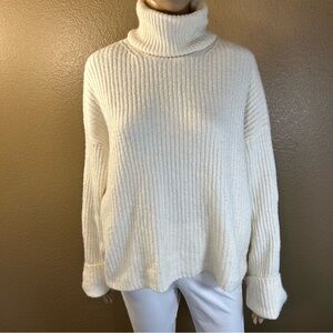 H&M Rib-Knit Oversize Turtleneck Cream Sweater, Soft & Chunky Sz S
